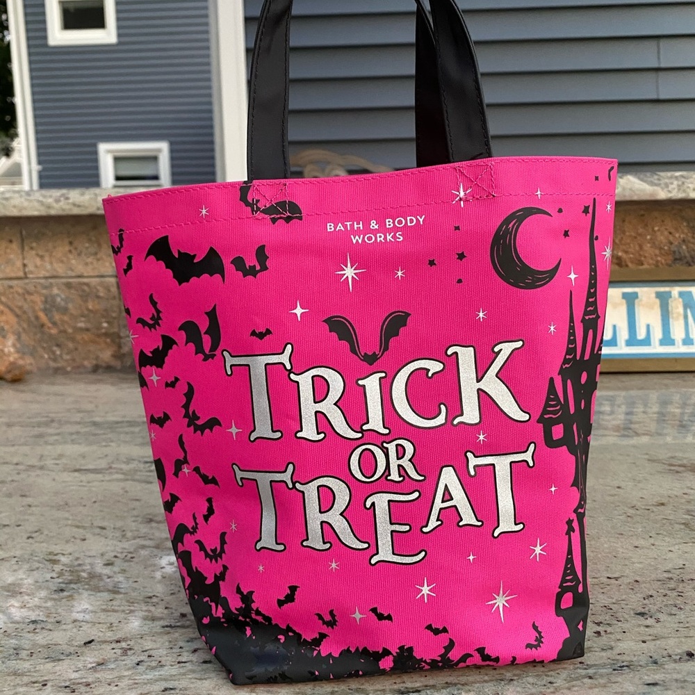 🦇Halloween Trick or Treat Tote Bag BBW🦇🎃